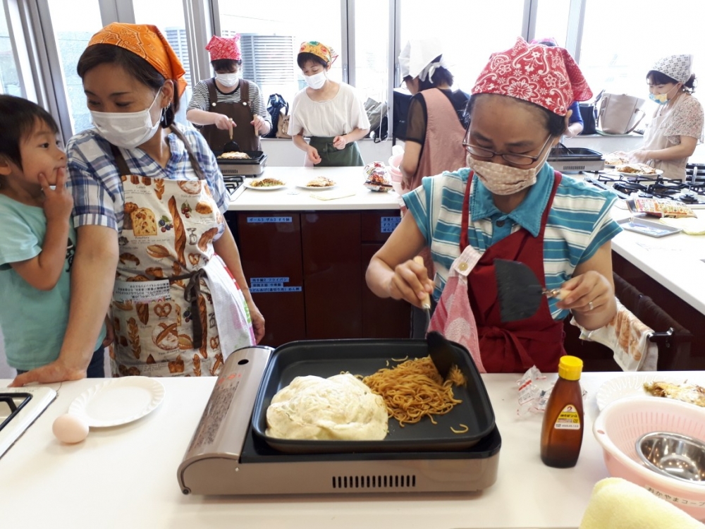 お好みソースセミナー　広島風お好み焼きを焼いてみよう
【岡山西エリア芳泉北コープ委員会】