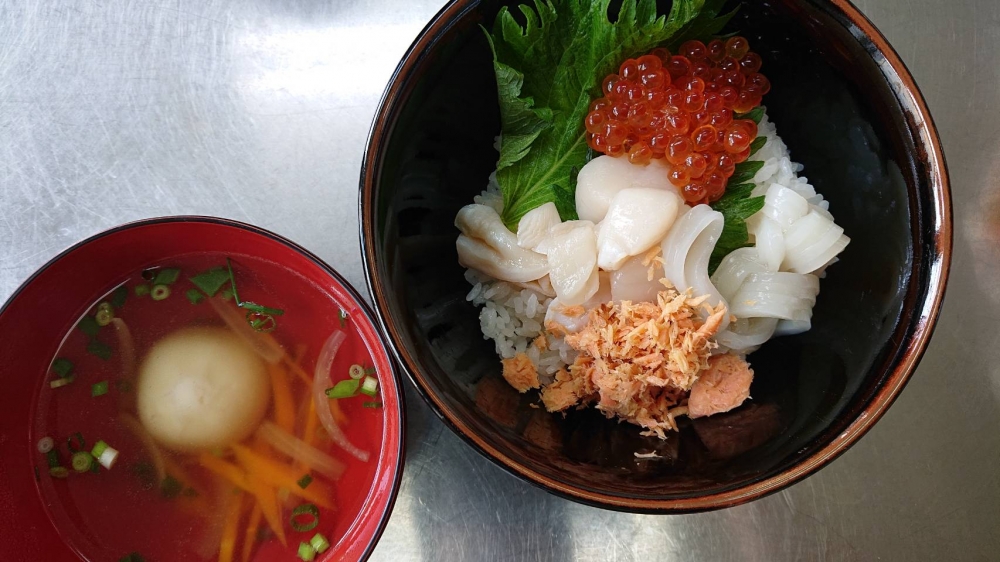 ど・ド ドーンが海鮮丼
【美作エリア久世コープ委員会】