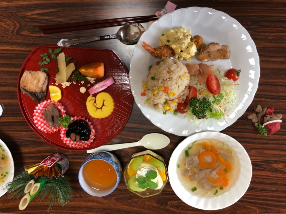 年末おすすめ商品をプレートランチで試食♡
【岡山西エリア藤田北コープ委員会】