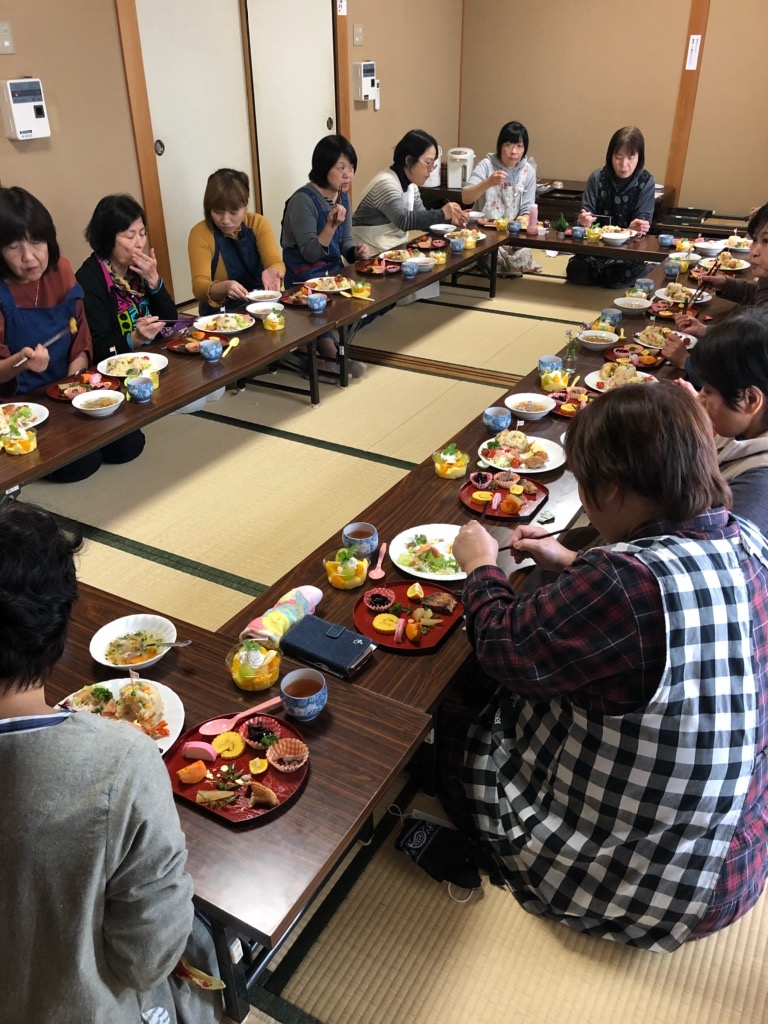 年末おすすめ商品をプレートランチで試食♡
【岡山西エリア藤田北コープ委員会】