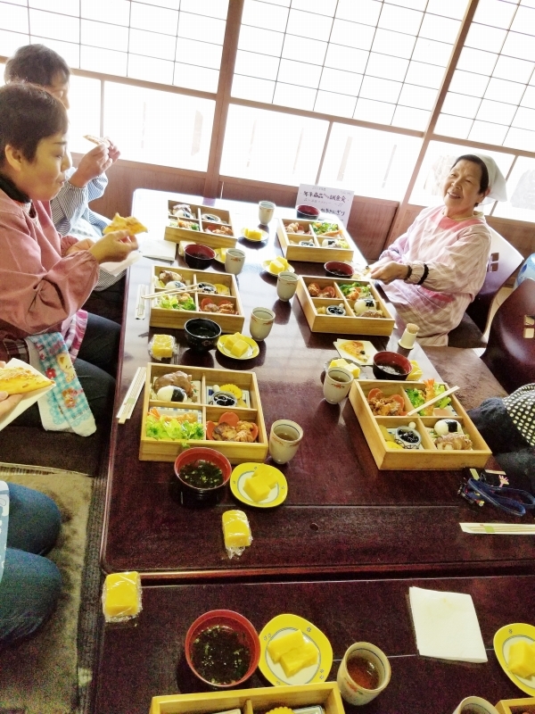年末商品おすすめ活動試食会
【美作エリア久米南コープ委員会】