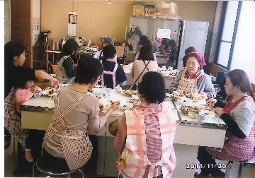 迎春商品を使って大人のお子様ランチ♪♪
【岡山東エリア香登・西鶴山コープ委員会】