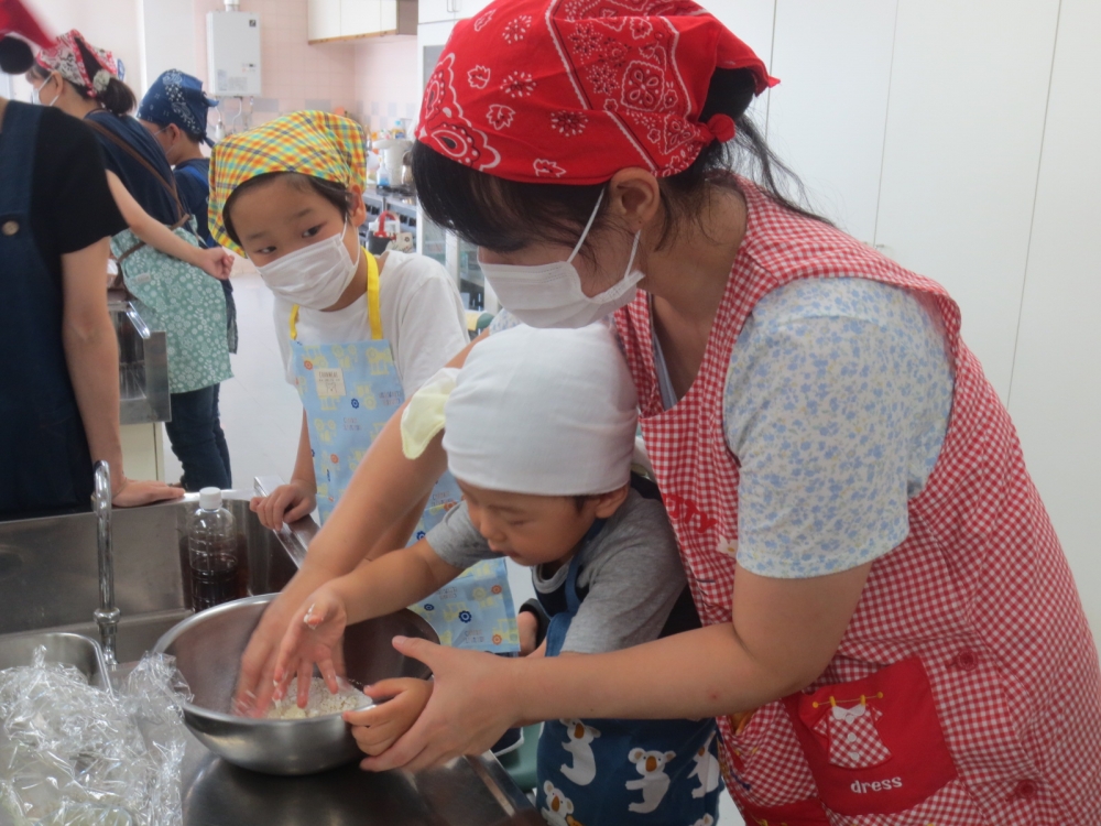 親子で楽しくクッキング☆ オリジナルぶたまんをつくろう♪
【岡山東エリアたべる・たいせつPJ】