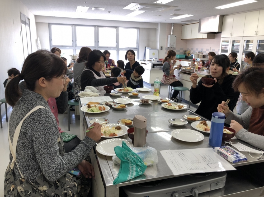 Cコレ&年末おすすめ商品試食会
【岡山東エリア西大寺 豊コープ委員会】