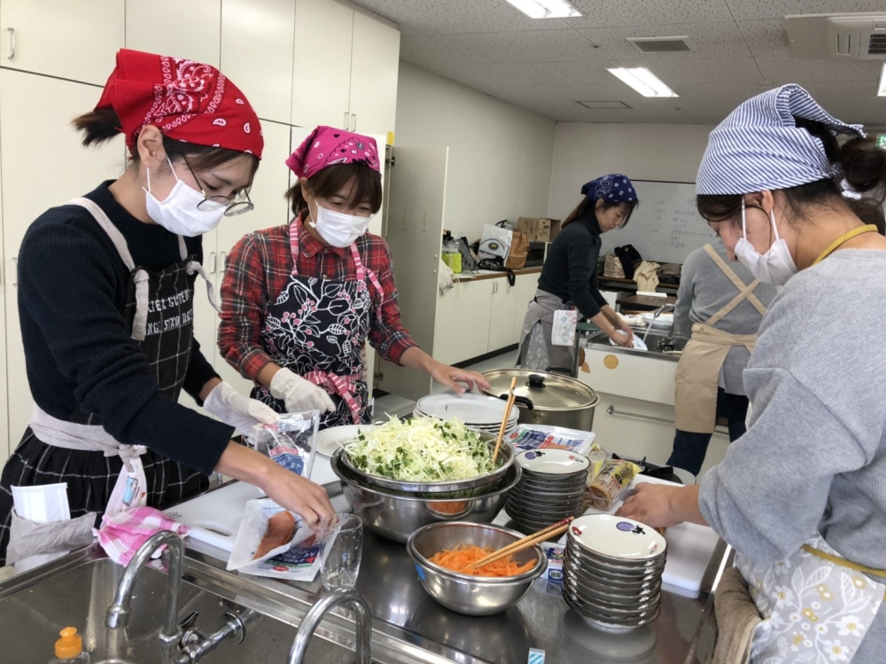 Cコレ&年末おすすめ商品試食会
【岡山東エリア西大寺 豊コープ委員会】