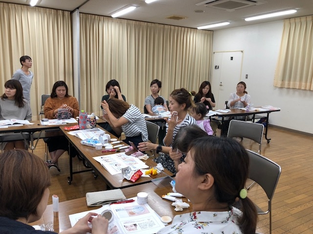 美容液ファンデーション「薬用クリアエステヴェール」で仕上げる若返りメイクレッスン
【井笠エリア里庄コープ委員会】