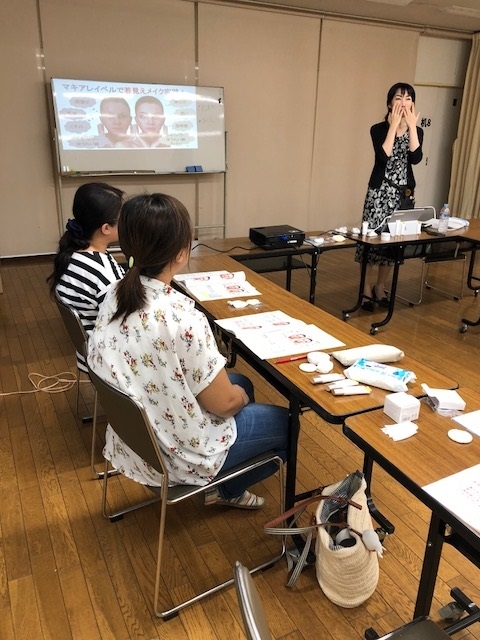 美容液ファンデーション「薬用クリアエステヴェール」で仕上げる若返りメイクレッスン
【井笠エリア里庄コープ委員会】