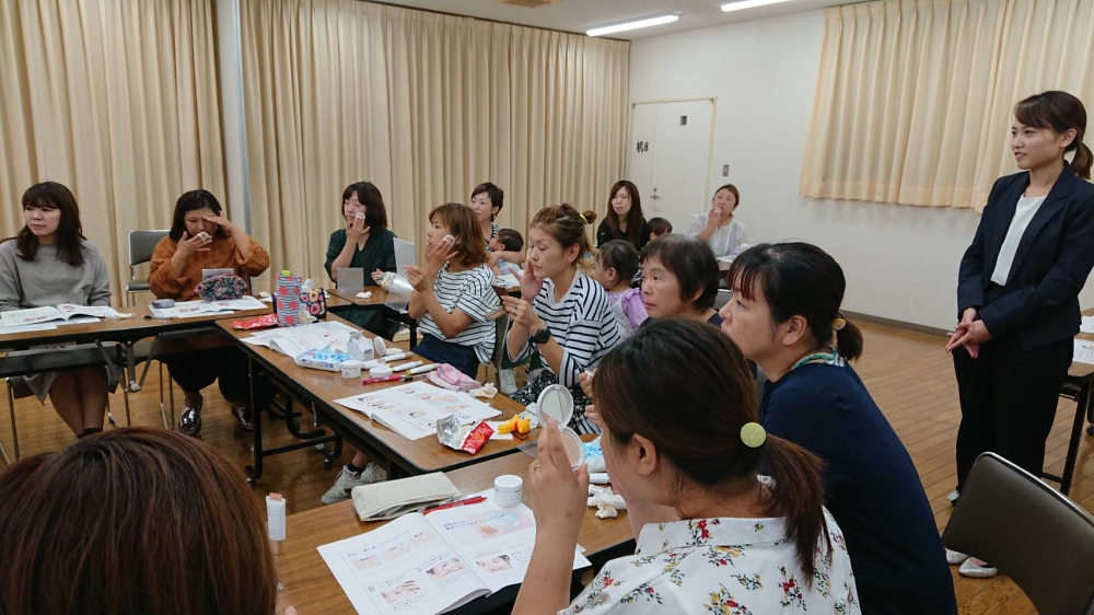 美容液ファンデーション「薬用クリアエステヴェール」で仕上げる若返りメイクレッスン
【井笠エリア里庄コープ委員会】