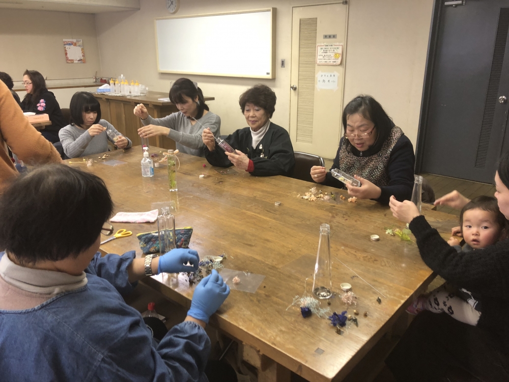 「ハーバリウム」または、「コサージュ」づくり
【岡山東エリア片上コープ委員会】