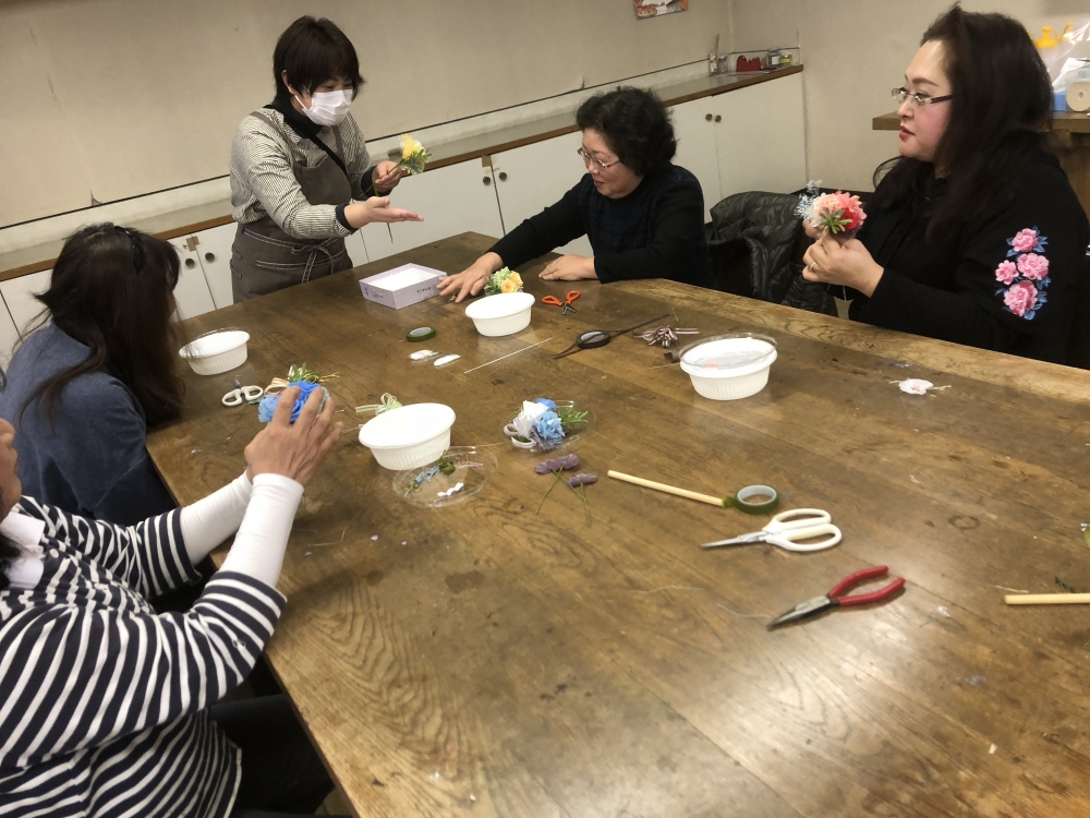 「ハーバリウム」または、「コサージュ」づくり
【岡山東エリア片上コープ委員会】