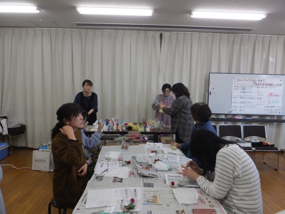アロマワックスカップ作り&年末おすすめ商品の試食
【備北エリア総社東コープ委員会】