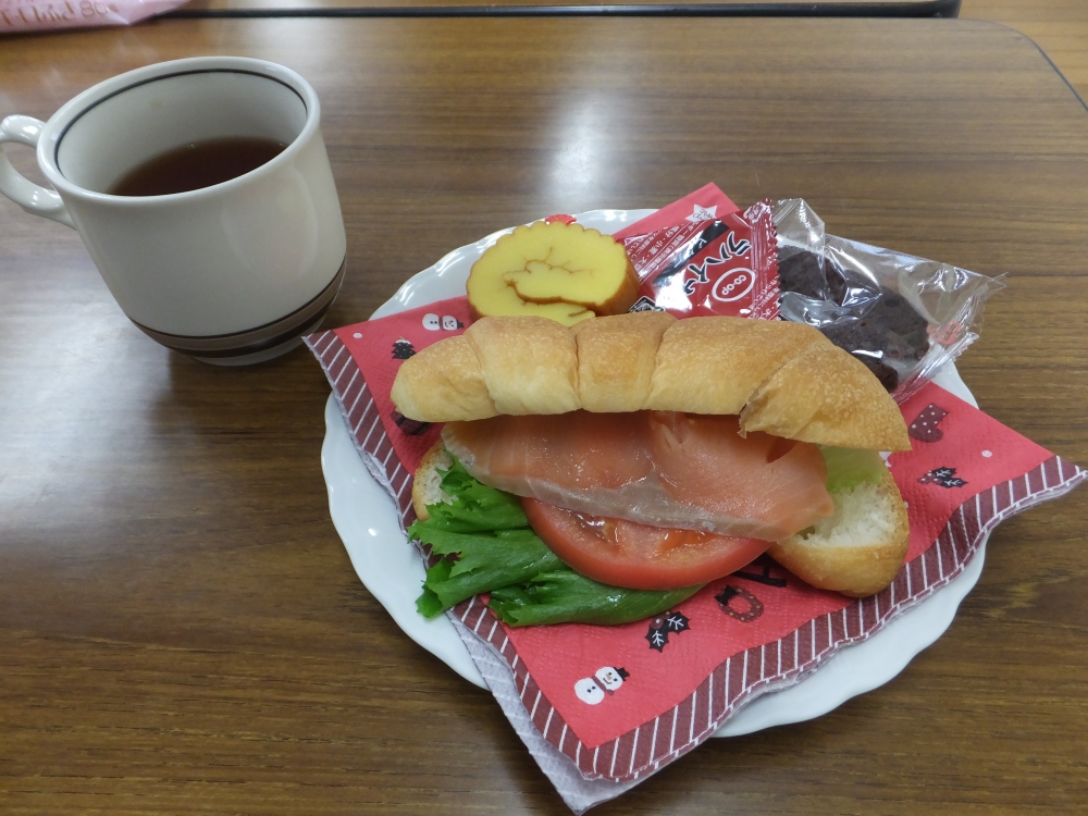 アロマワックスカップ作り&年末おすすめ商品の試食
【備北エリア総社東コープ委員会】