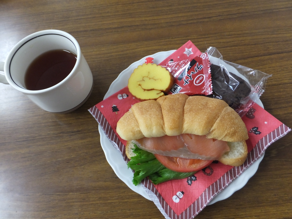 アロマワックスカップ作り&年末おすすめ商品の試食
【備北エリア総社東コープ委員会】