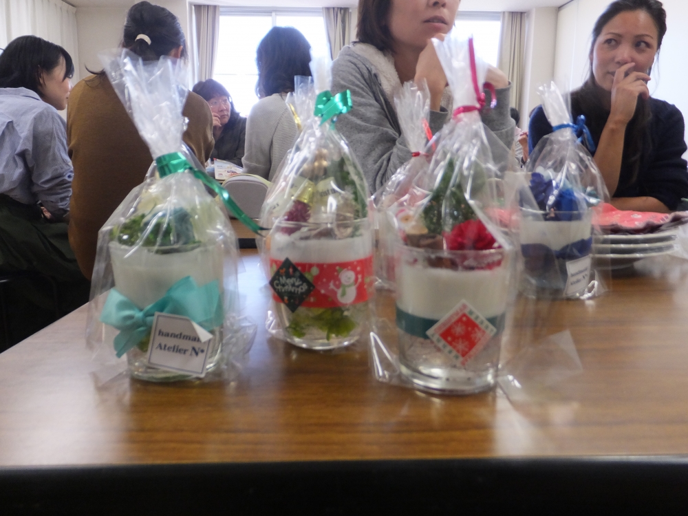 アロマワックスカップ作り&年末おすすめ商品の試食
【備北エリア総社東コープ委員会】
