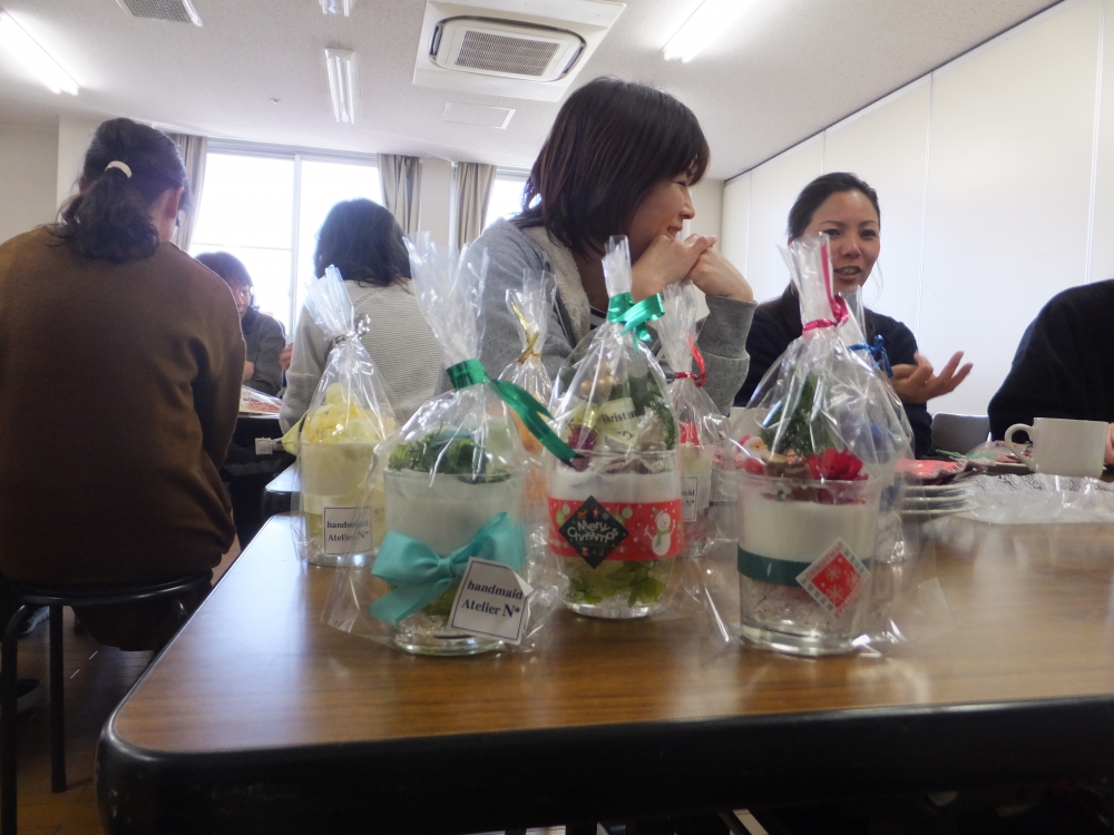 アロマワックスカップ作り&年末おすすめ商品の試食
【備北エリア総社東コープ委員会】