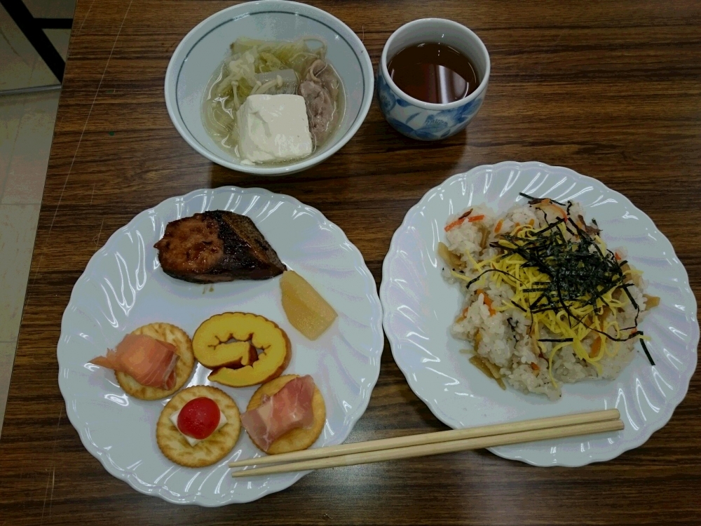 ハーバリウム作りと年末おすすめ商品の試食
【岡山東エリア瀬戸南コープ委員会】