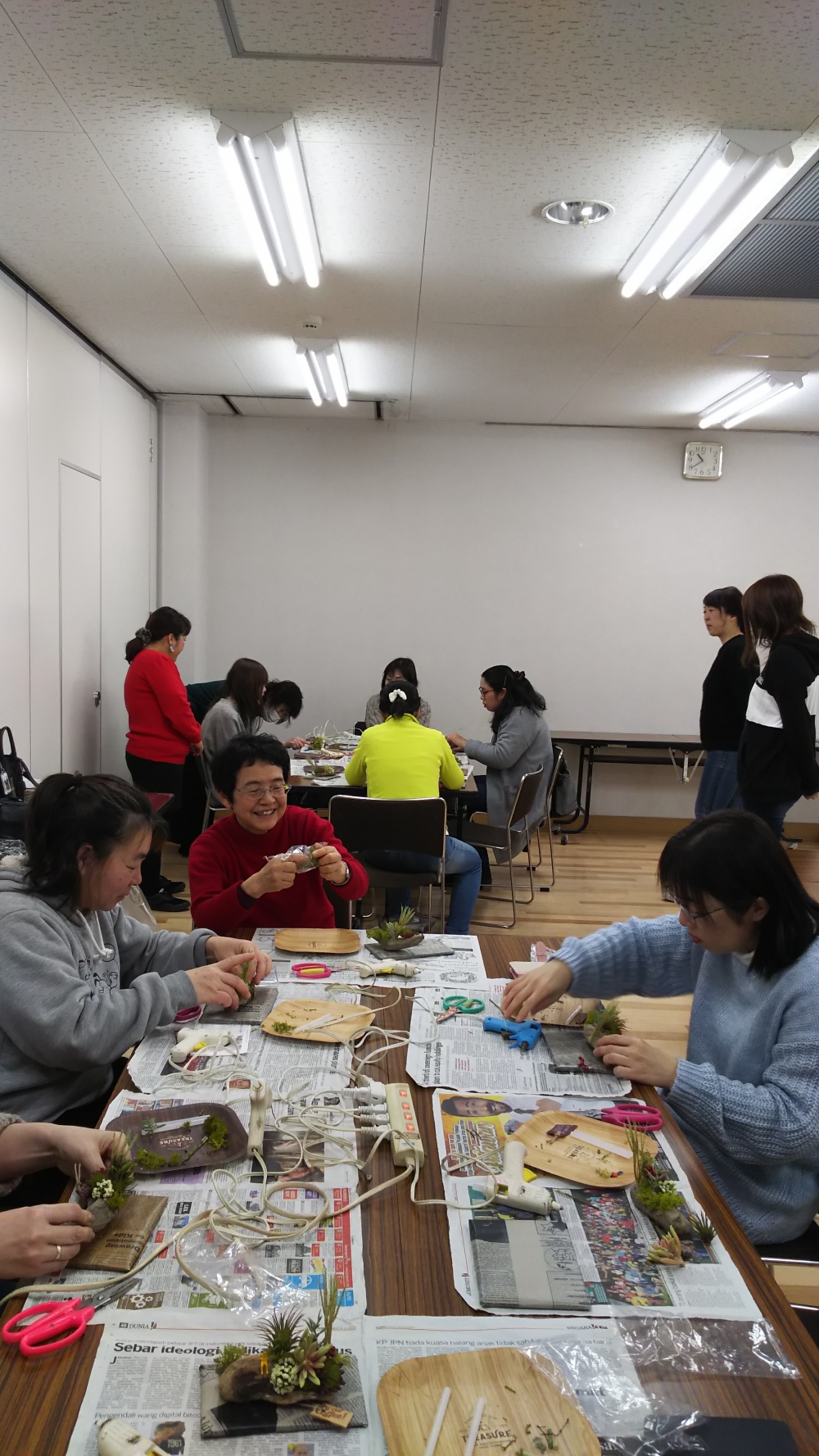 フェイク多肉植物で流木アレンジ
【倉敷エリア中洲コープ委員会】