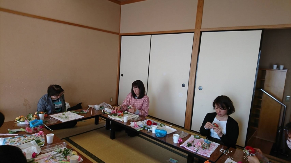 Flower Arrange Lesson  生花コサージュ
【岡山西エリア福浜コープ委員会】