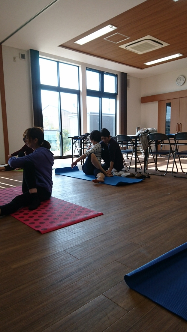ヨガで心と体をリフレッシュ!
【岡山東エリア古都コープ委員会】