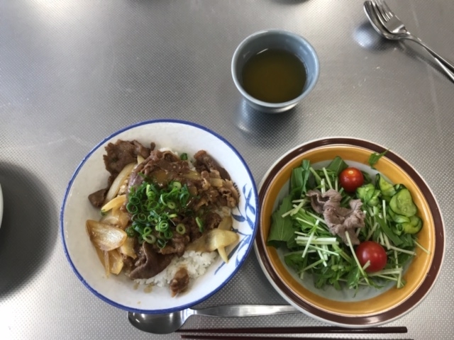 食べよう!!おかやま牛で作るカレー牛丼
【備北エリア昭和コープ委員会】
