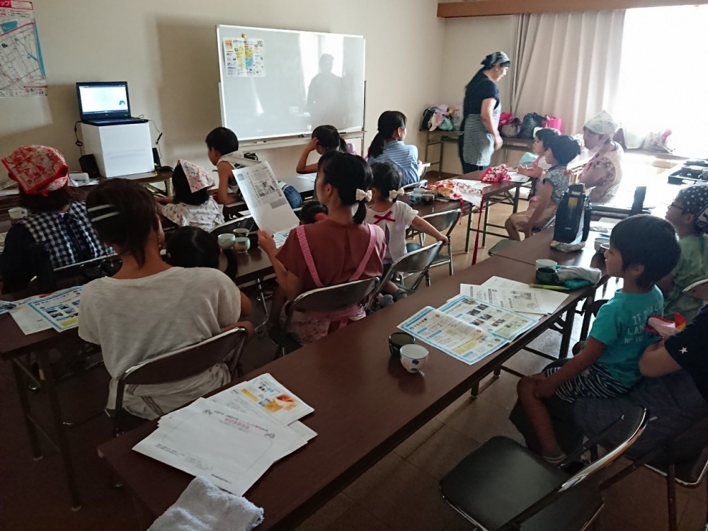 親子で生協牛乳を使ったこだわりメニューを作ろう！
【岡山東エリア操南コープ委員会】