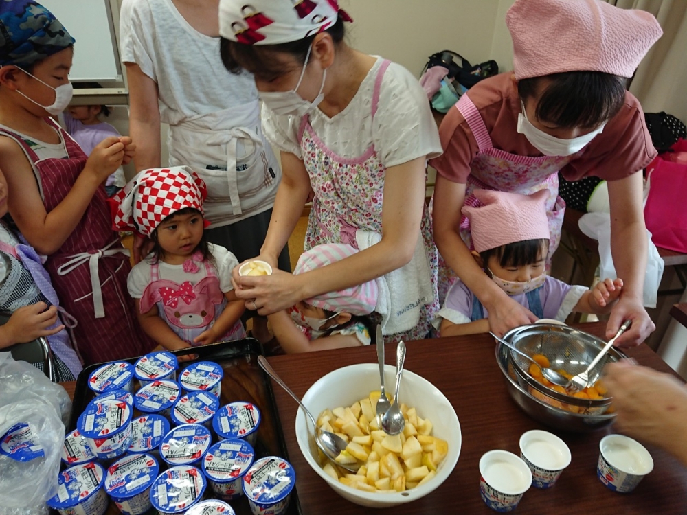 親子で生協牛乳を使ったこだわりメニューを作ろう！
【岡山東エリア操南コープ委員会】