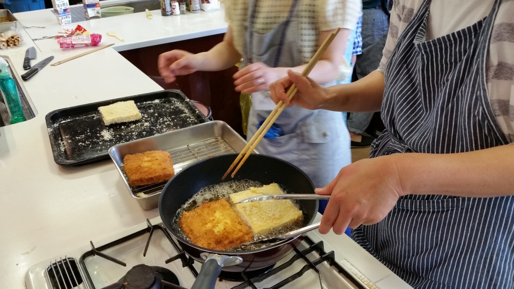 生協食パンでかんたんカレーパンを作ろう!
【岡山西エリア芳泉南コープ委員会】
