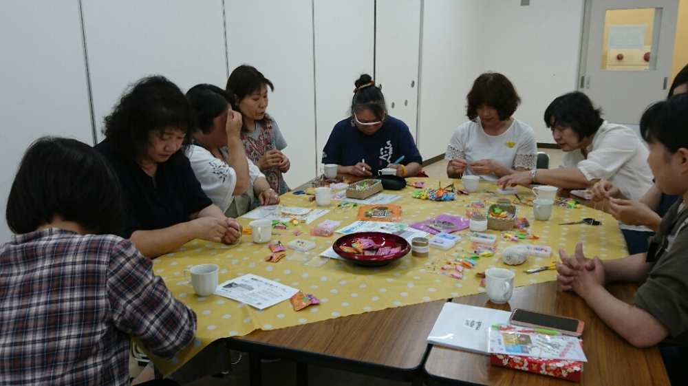 ピース☮️カフェ～折鶴ブローチをつくろう～
【美作エリアへいわと国際協力支援PJ】