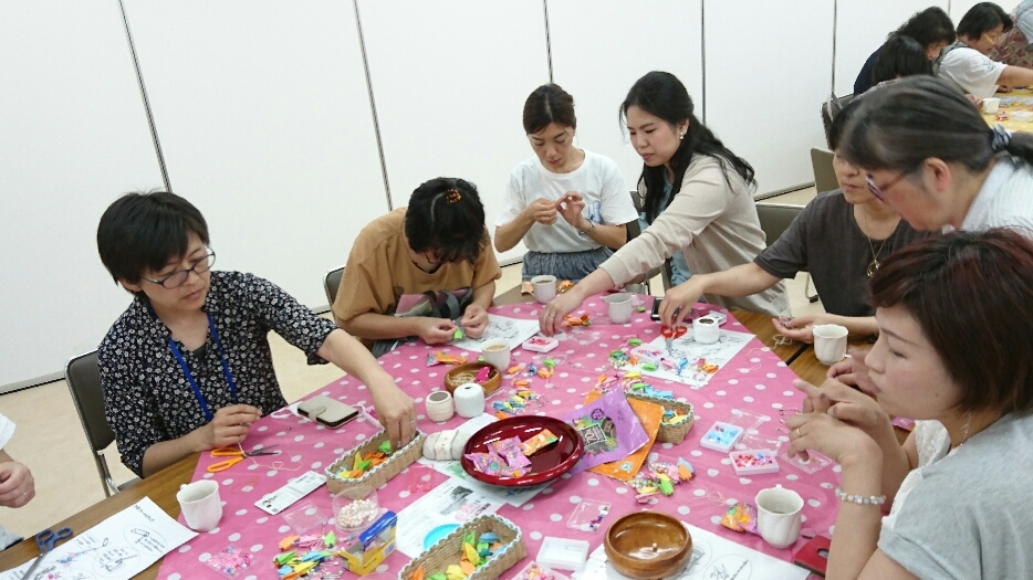ピース☮️カフェ～折鶴ブローチをつくろう～
【美作エリアへいわと国際協力支援PJ】