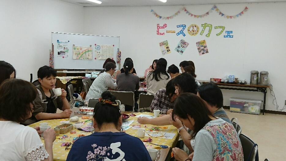ピース☮️カフェ～折鶴ブローチをつくろう～
【美作エリアへいわと国際協力支援PJ】