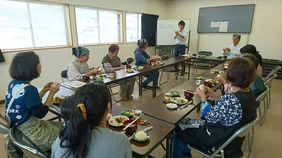 商品セミナー メイショク~具たっぷり豚まん・ピザまん・その他いろいろ~
【岡山西エリア建部南コープ委員会】