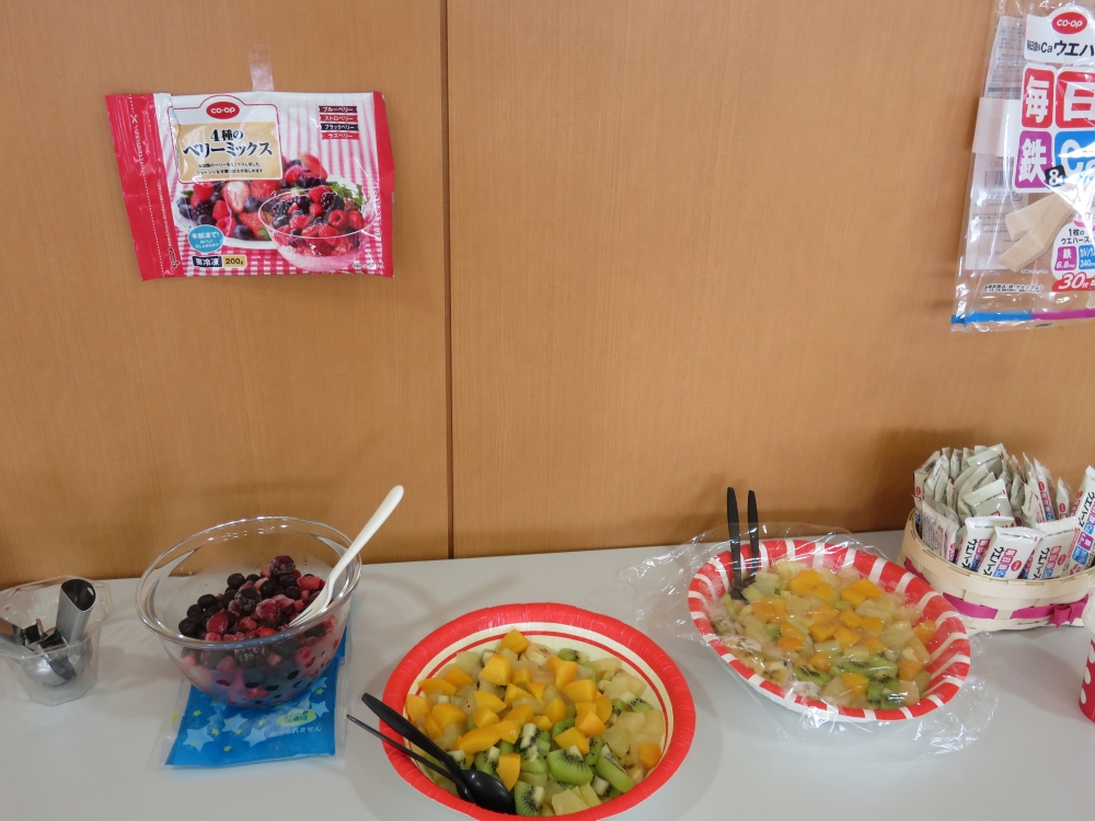 みまさかママcafe、ネイルケア&セルフパフェ
【美作エリアみまさかママcafe実行委員会】