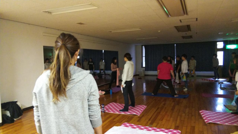 自分の身体と向き合う   自力整体    ～自分の身体を大好きになろう～
【岡山西エリア芳泉南コープ委員会】