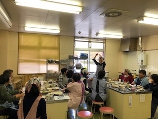 年末商品と寄せ植え
【美作エリア鏡野コープ委員会】