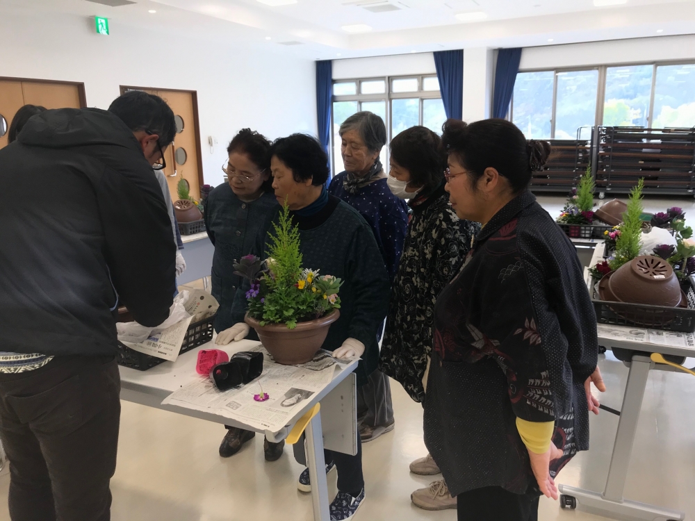 冬の寄せ植えを作ろう!! 
【備北エリア昭和コープ委員会】