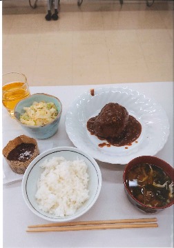 こめたまご試食会
【岡山東エリア桜が丘西コープ委員会】