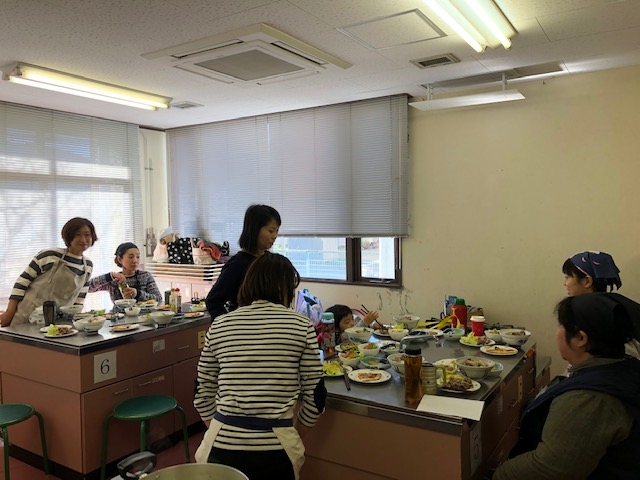 年末!おすすめ商品!試食してみよう!
【岡山西エリア加茂コープ委員会】