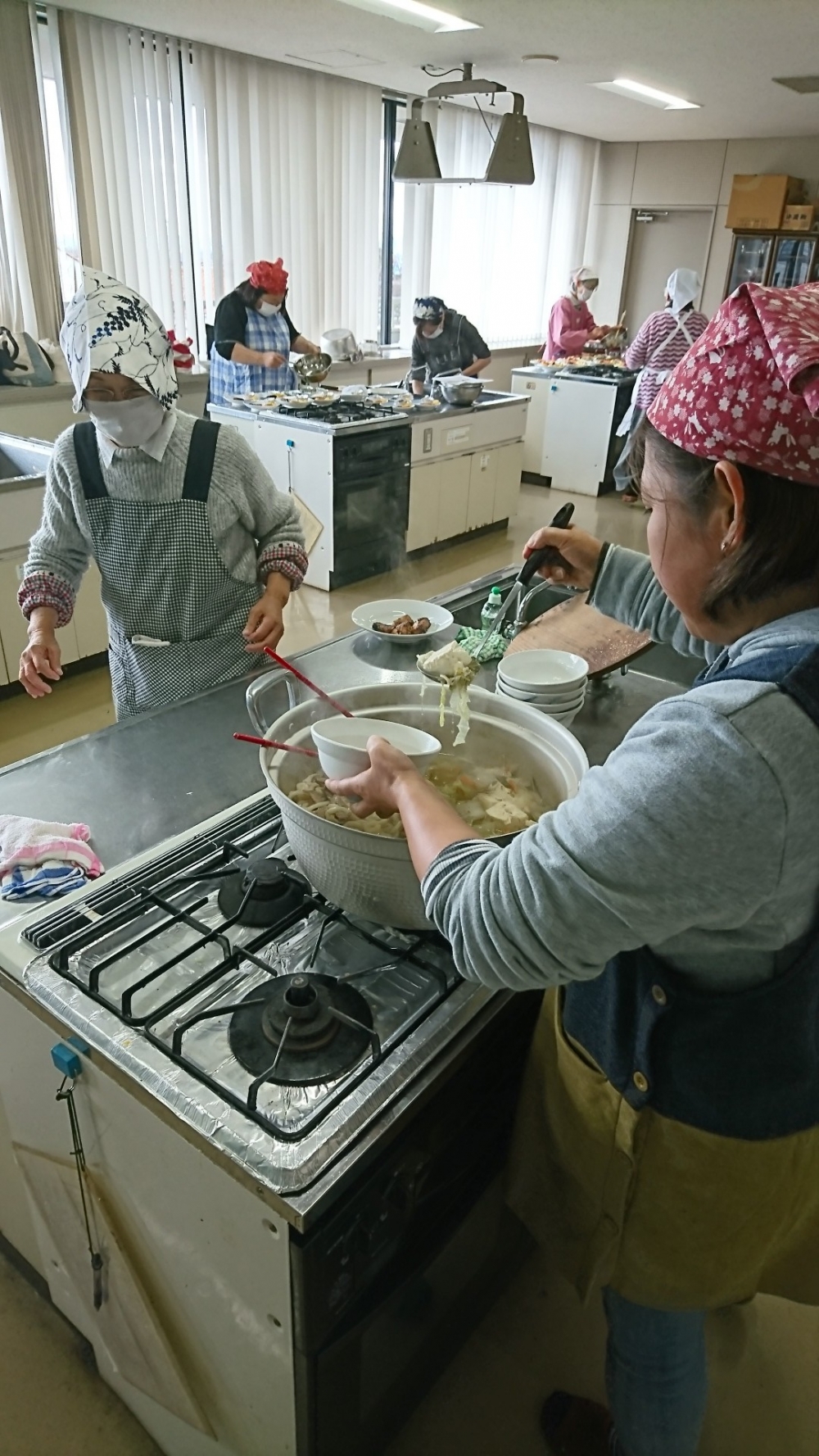 ～年末おすすめ商品&クリスマス料理の試食会～
【美作エリア奈義コープ委員会】