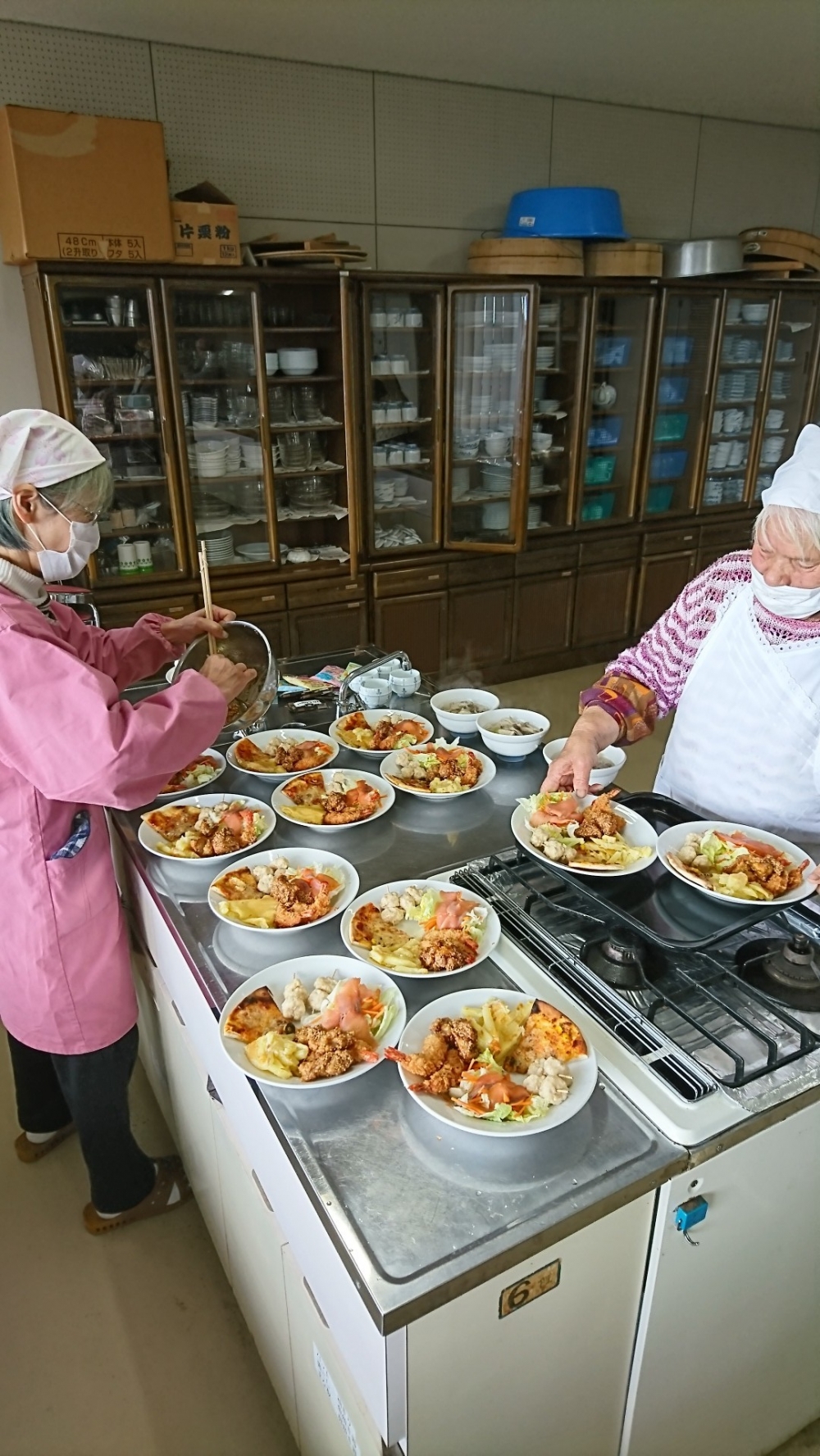 ～年末おすすめ商品&クリスマス料理の試食会～
【美作エリア奈義コープ委員会】