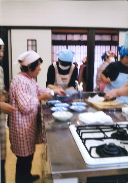 年末おすすめ商品・試食会
【美作エリア大原・粟倉コープ委員会】