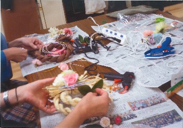 ペーパーヤーンで作るおしゃれdeモダンなしめ飾り
【岡山東エリア幡多南コープ委員会】