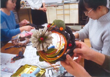 ペーパーヤーンで作るおしゃれdeモダンなしめ飾り
【岡山東エリア幡多南コープ委員会】