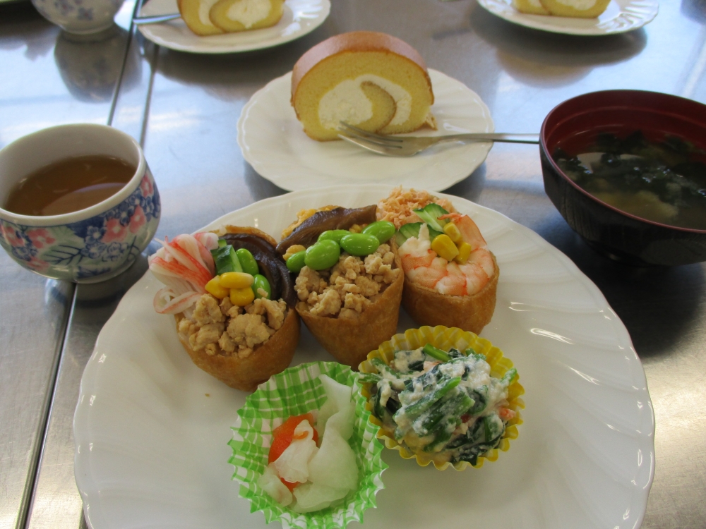 「カラフル、かんたん  オープンいなり」
【備北エリア常盤コープ委員会】