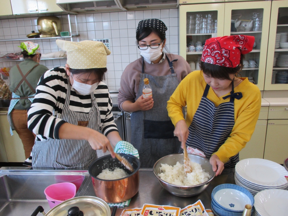 「カラフル、かんたん  オープンいなり」
【備北エリア常盤コープ委員会】