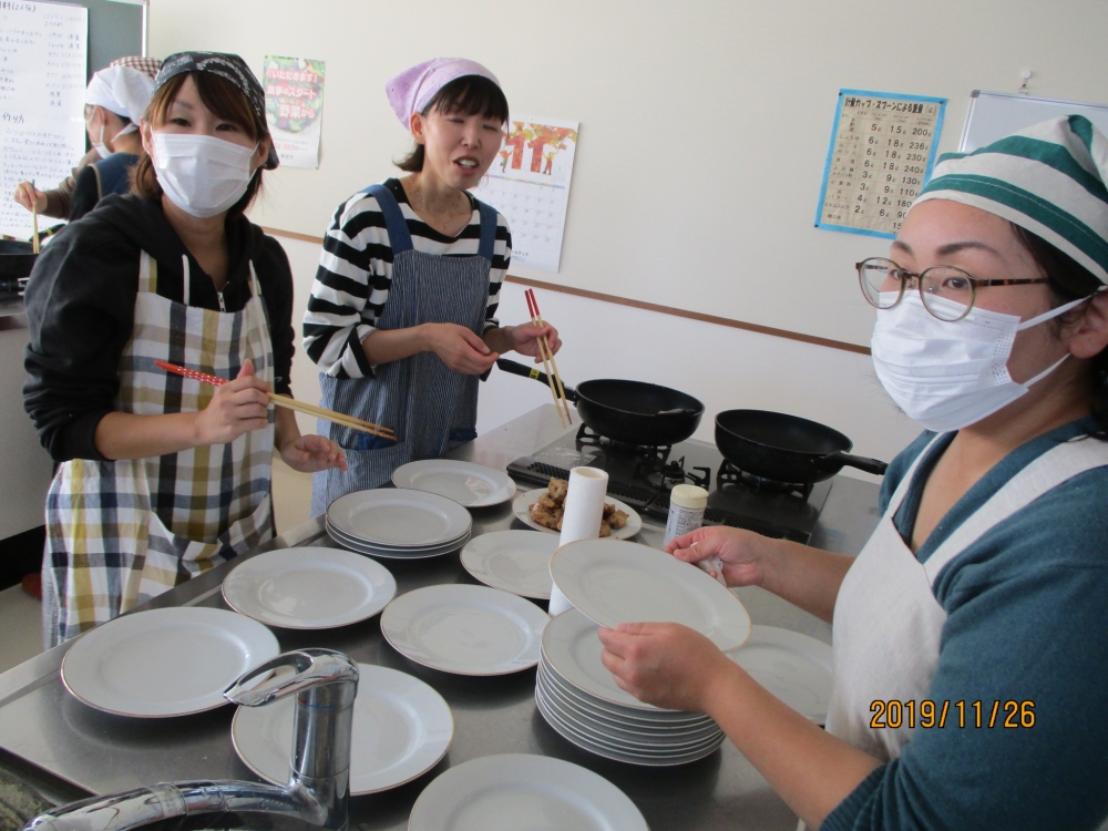 年末・迎春商品の試食とお知らせ
【備北エリア総社阿曽コープ委員会】