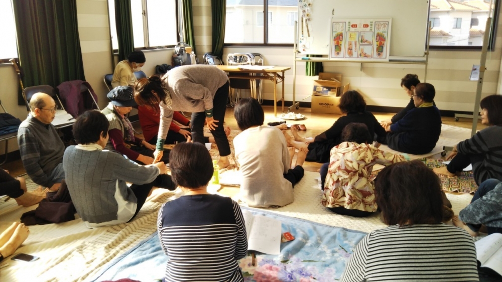 足もみで元気な身体づくり
【井笠エリア井原コープ委員会】