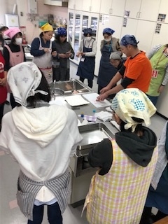 お魚料理にチャレンジしよう!～食卓から考える環境～
【岡山東エリア未来、つながるPＪ】