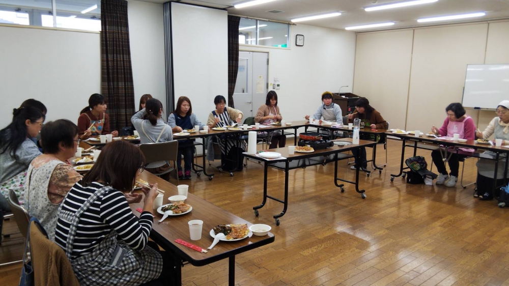 餃子のおいしい焼き方実演&試食
【井笠エリア六条院コープ委員会】