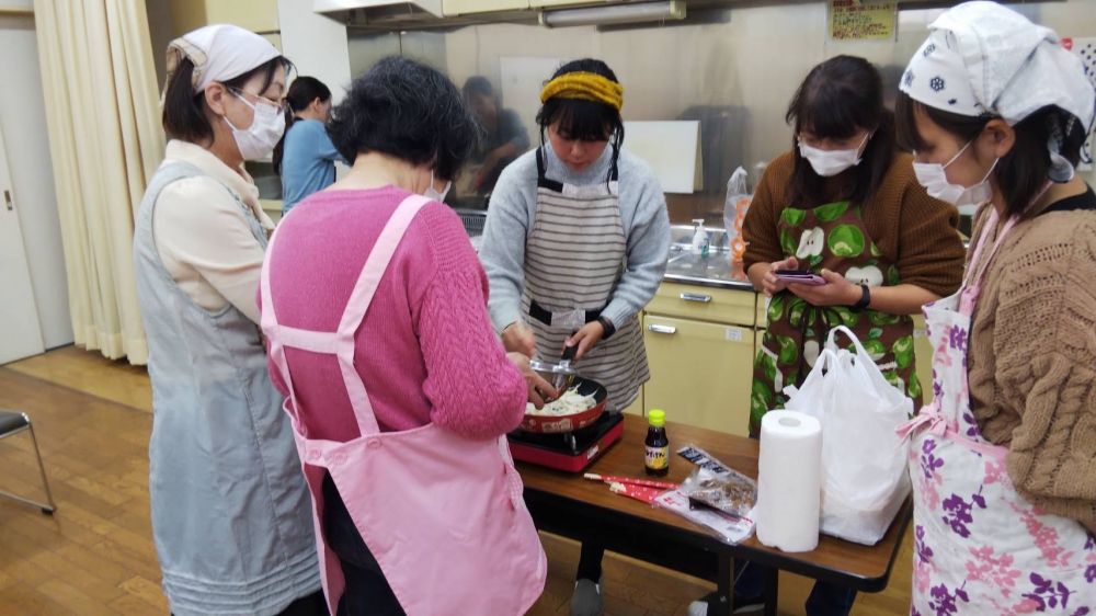 餃子のおいしい焼き方実演&試食
【井笠エリア六条院コープ委員会】