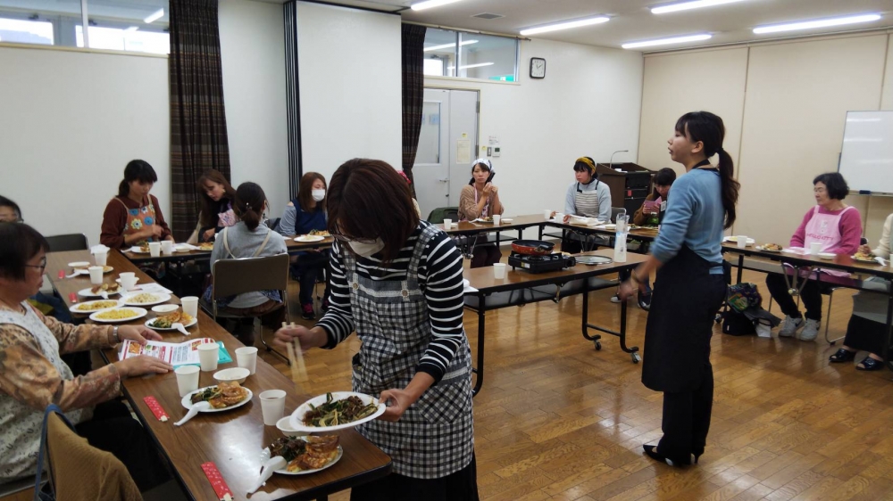 餃子のおいしい焼き方実演&試食
【井笠エリア六条院コープ委員会】